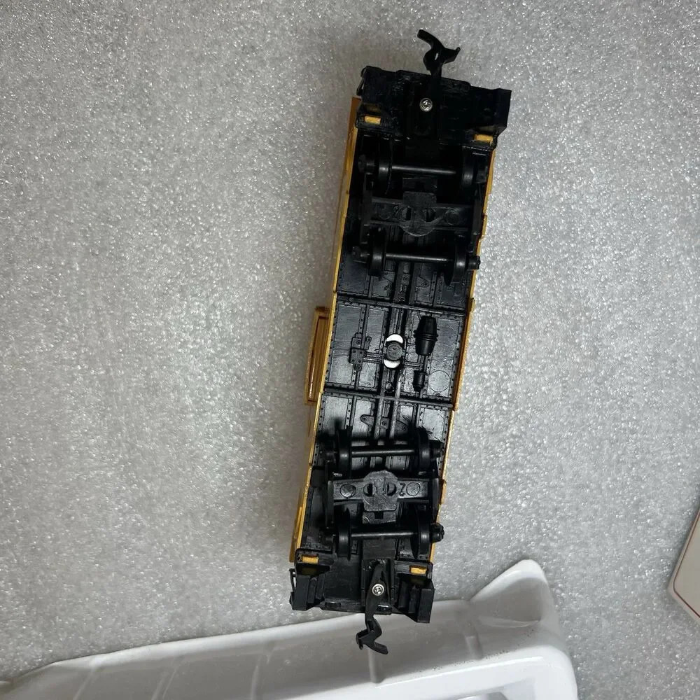 Lot Of 2 Bachmann HO Scale Train Car Pacific UP 25743 & American Cyanamid Tanker